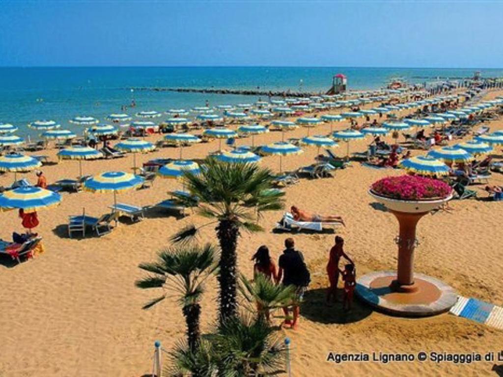 Villa In Lignano Riviera Comfortable لينانو سابيادورو المظهر الخارجي الصورة